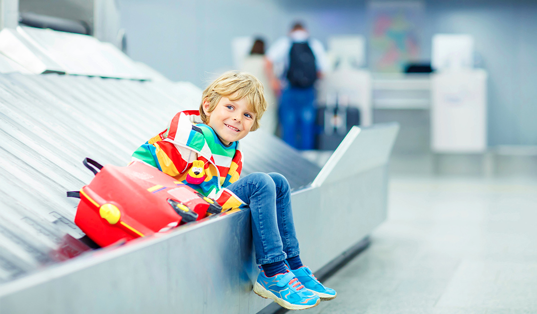 Young kid at the airport