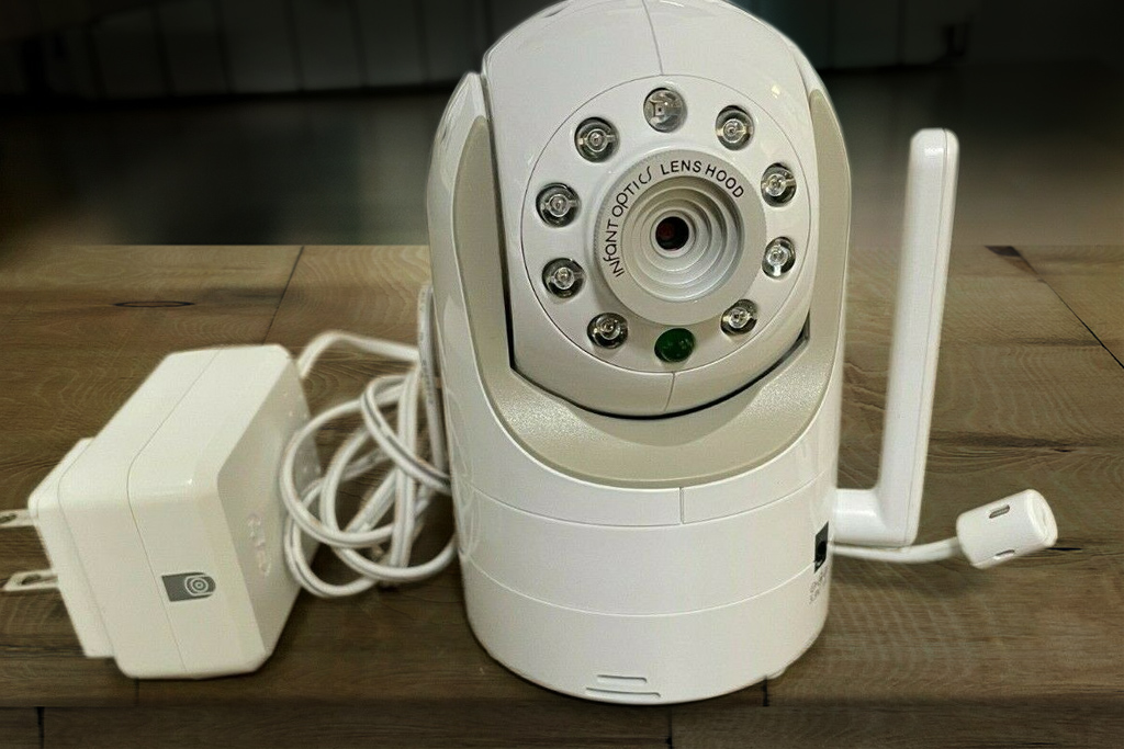 Infant optics DXR-8 camera